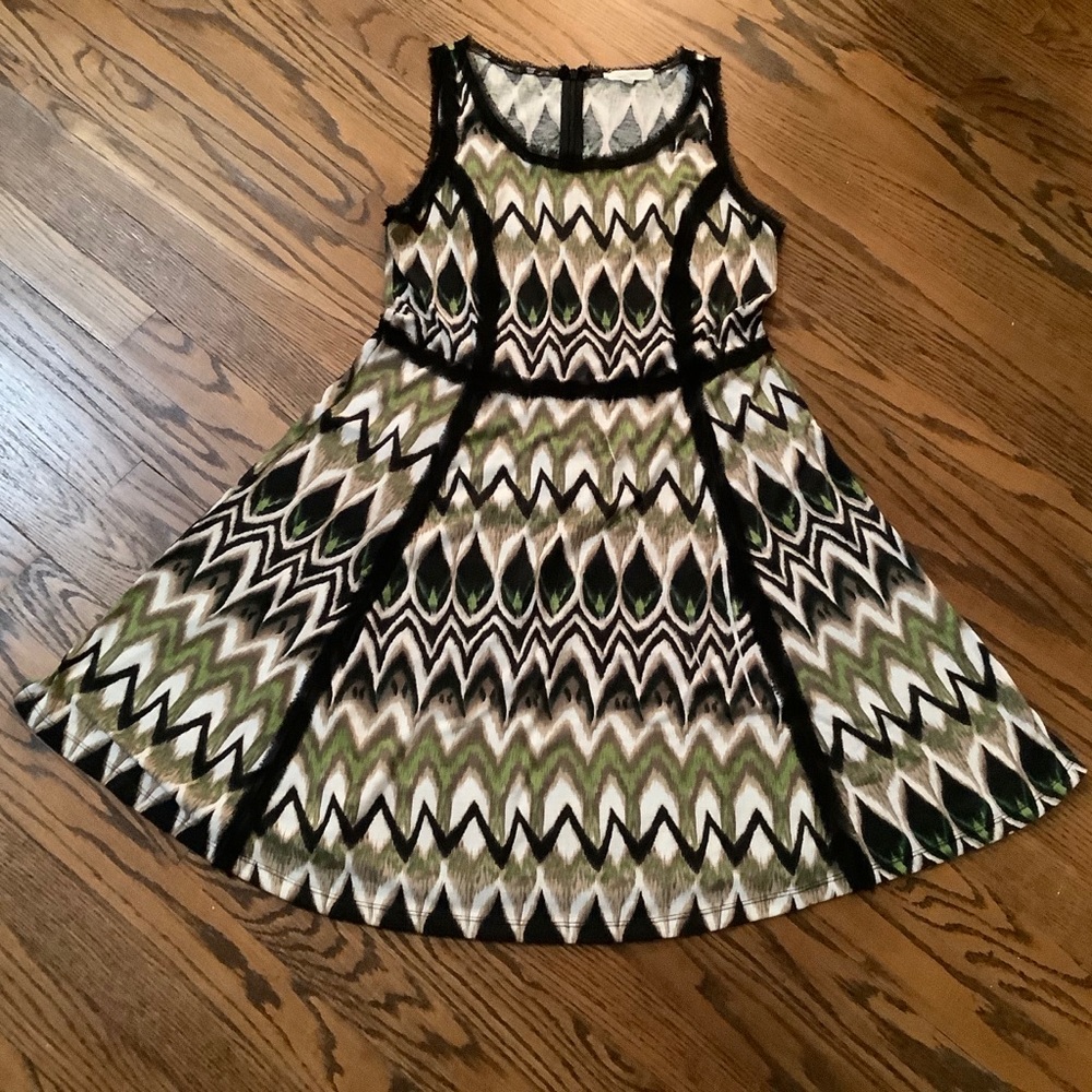 Mystree Dress w/ Green, Black & White Sleeveless